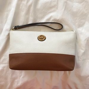 Michael Kors Pouch